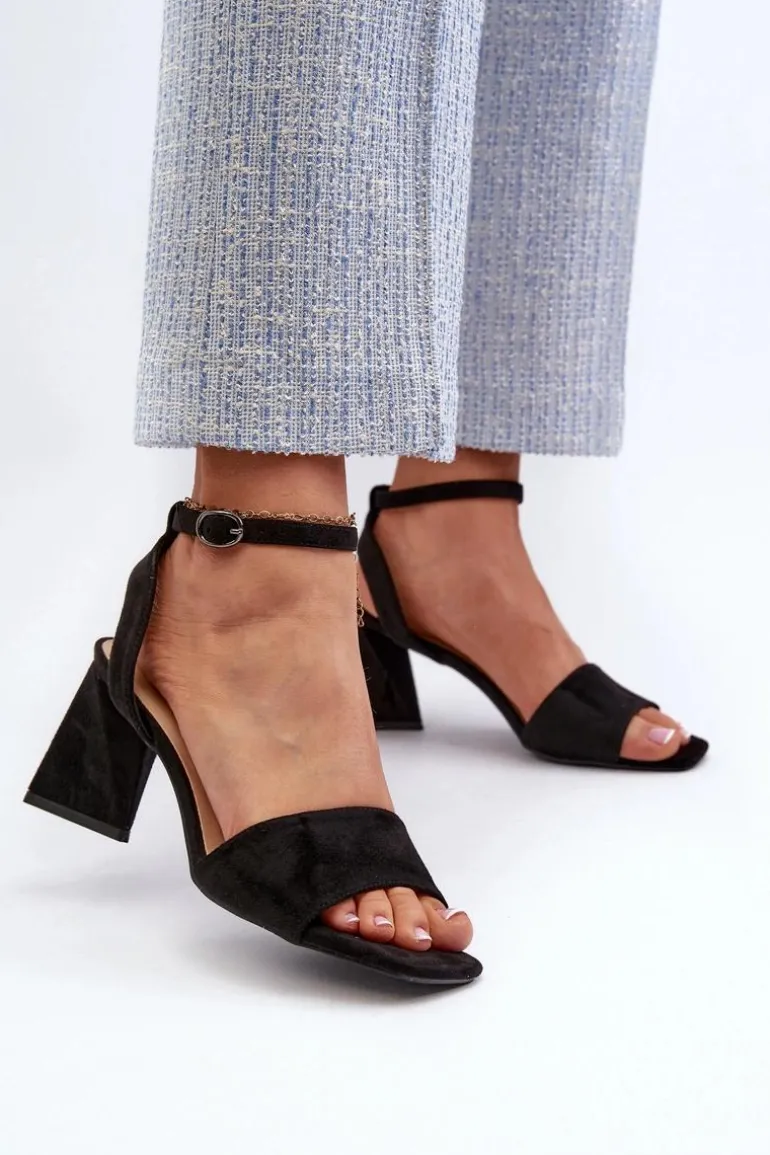 Sandały Damskie Na Obcasie Z Eko Zamszu Vinceza 17328 Czarne