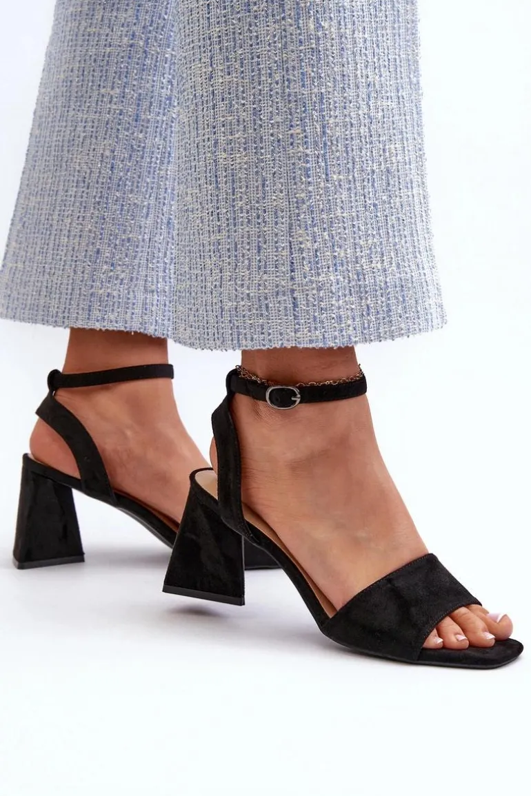 Sandały Damskie Na Obcasie Z Eko Zamszu Vinceza 17328 Czarne