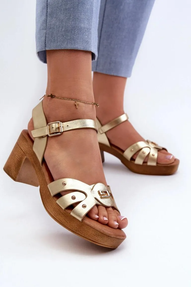 Sandały Damskie Na Obcasie Z Eko Skóry Złote Assames