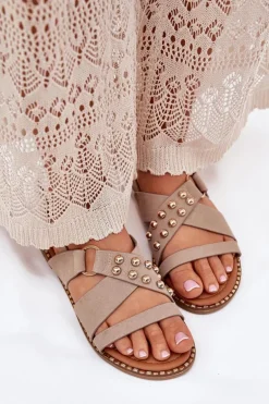 Sandały Damskie Na Płaskim Obcasie Ze Złotymi Ćwiekami Beżowe Zanira