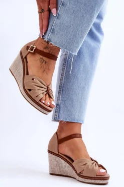Sandały Damskie Na Plecionym Koturnie Ciemnobeżowe Judith