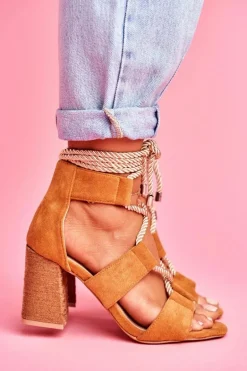 Sandały Damskie Na Słupku Wiązane Zamszowe Camel Amore