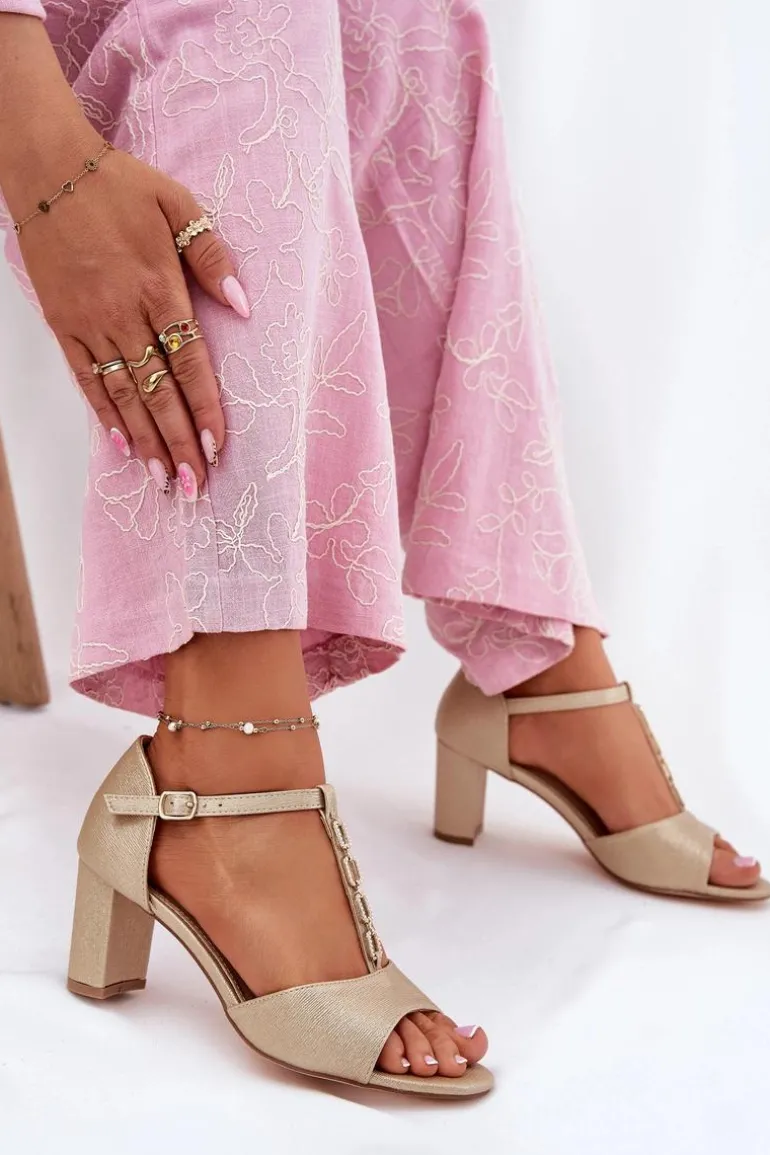 Sandały Damskie Na Słupku Z Ozdobnym Paskiem Eko Skóra Złote Triavera