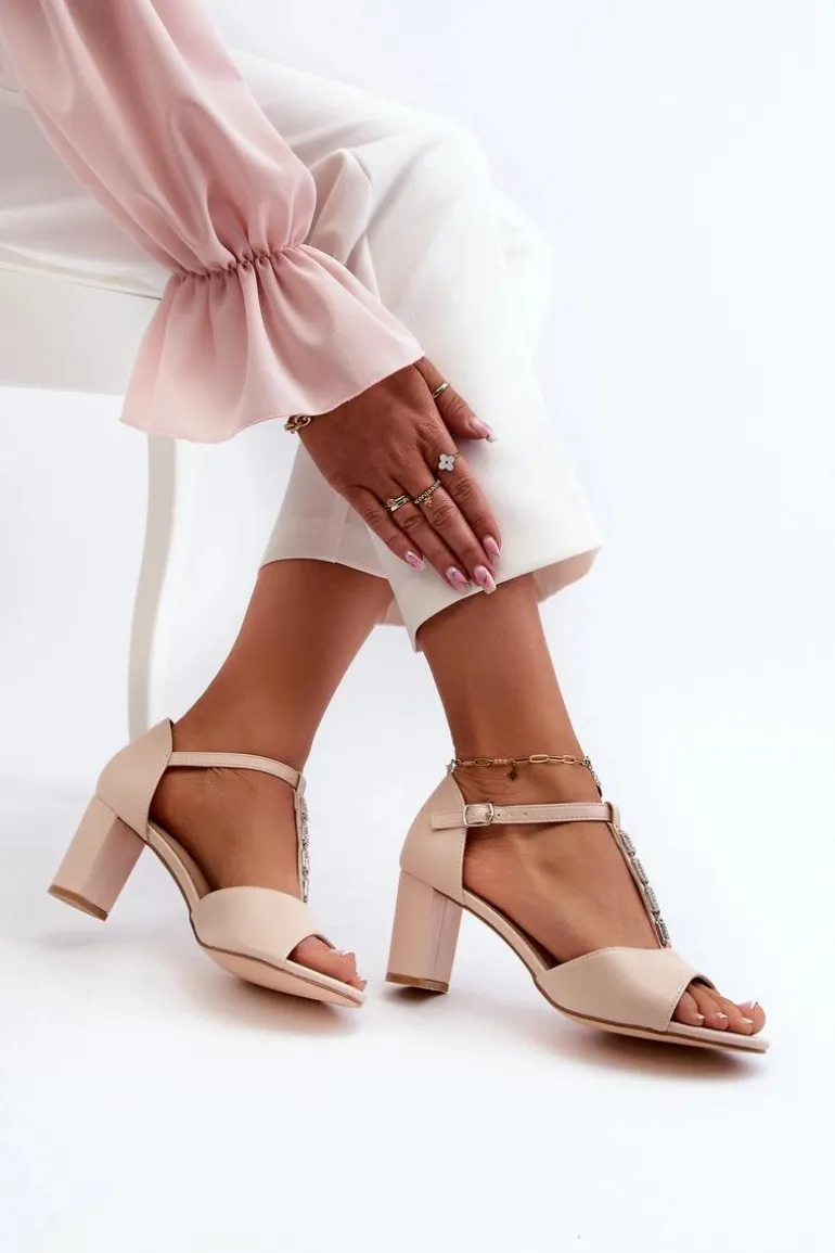 Sandały Damskie Na Słupku Z Ozdobnym Paskiem Eko Skóra Beżowe Triavera