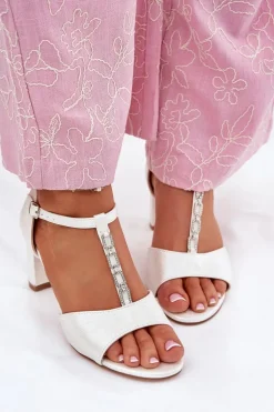 Sandały Damskie Na Słupku Z Ozdobnym Paskiem Eko Skóra Białe Triavera