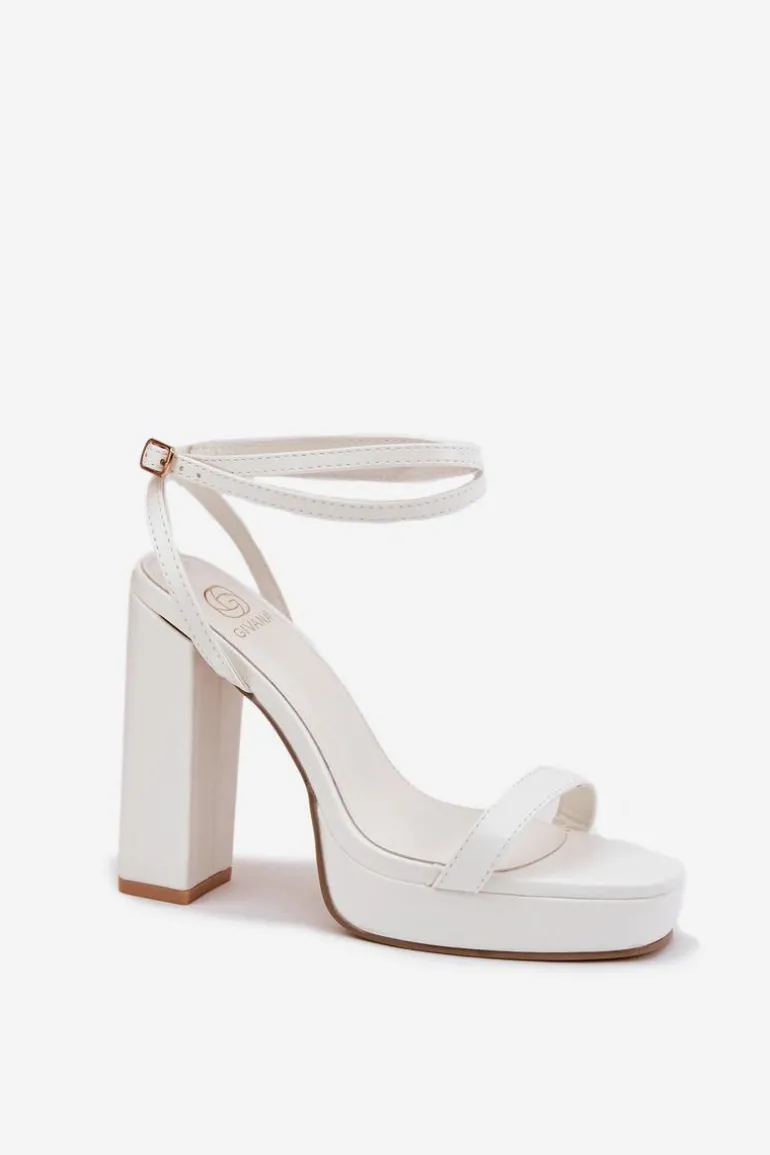 Sandały Damskie Na Słupku Z Paseczkiem Białe Fevenne