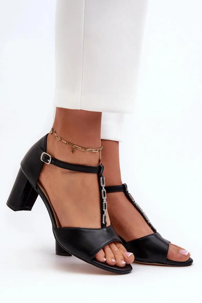 Sandały Damskie Na Słupku Z Ozdobnym Paskiem Eko Skóra Czarne Triavera