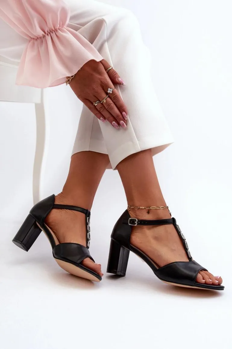 Sandały Damskie Na Słupku Z Ozdobnym Paskiem Eko Skóra Czarne Triavera