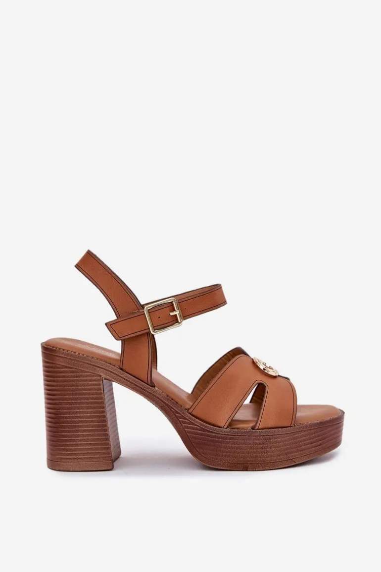 Sandały Damskie Na Słupku Ze Złotą Ozdobą Camel Nusorilis