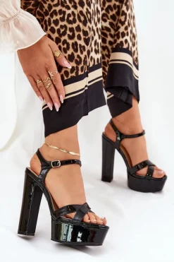 Sandały Damskie Na Wysokim Słupku I Platformie Lakierowane Czarne Jovenes