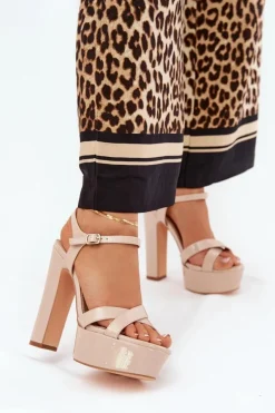 Sandały Damskie Na Wysokim Słupku I Platformie Lakierowane Beżowe Jovenes