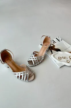 Sandały Damskie Z Eko Skóry Na Niskim Obcasie Srebrne Monsha