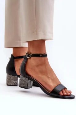 Sandały Damskie Z Eko Skóry Na Zdobionym Obcasie Czarne Wiatalia