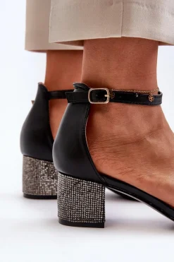 Sandały Damskie Z Eko Skóry Na Zdobionym Obcasie Czarne Wiatalia