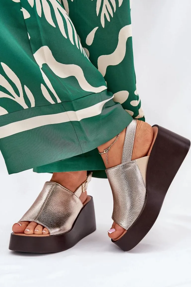 Sandały Damskie Z Eko Skóry Na Platformie I Koturnie Złote Leaniria