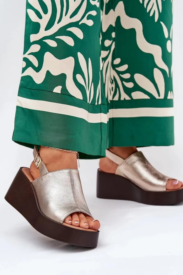 Sandały Damskie Z Eko Skóry Na Platformie I Koturnie Złote Leaniria