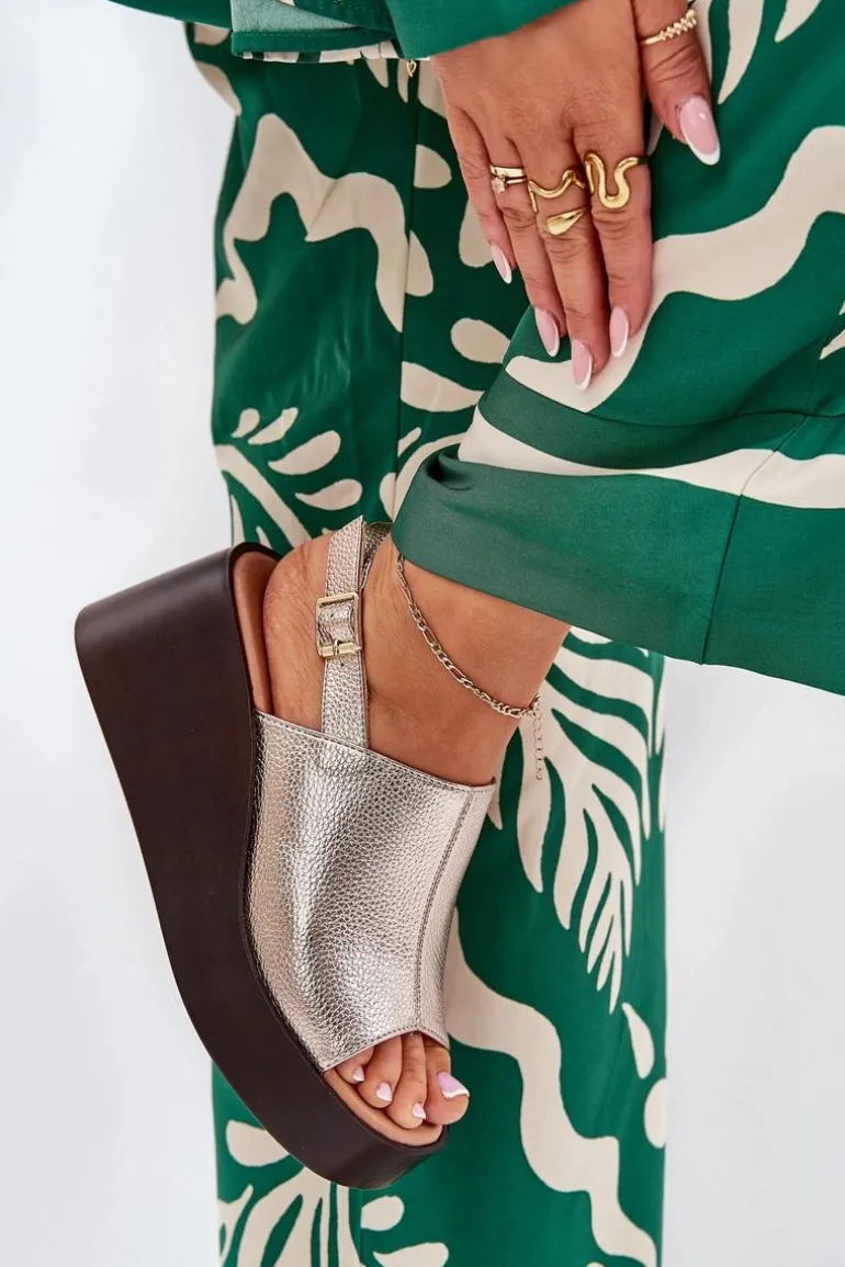 Sandały Damskie Z Eko Skóry Na Platformie I Koturnie Złote Leaniria