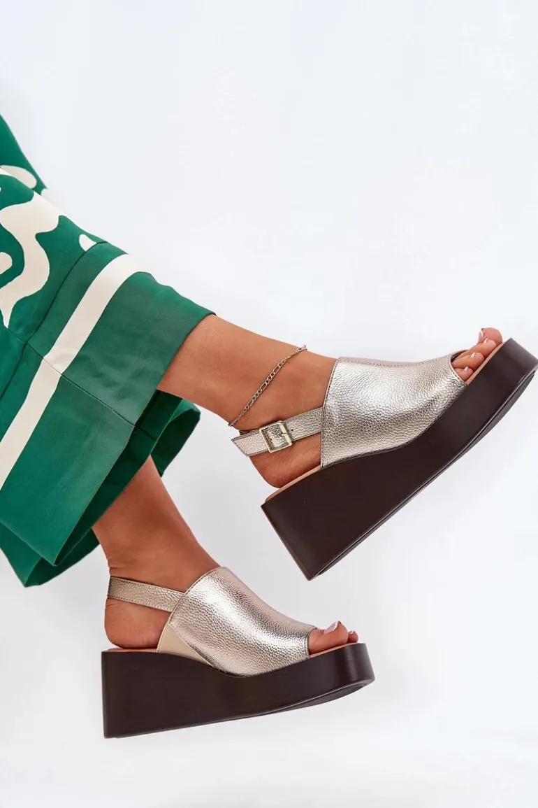 Sandały Damskie Z Eko Skóry Na Platformie I Koturnie Złote Leaniria