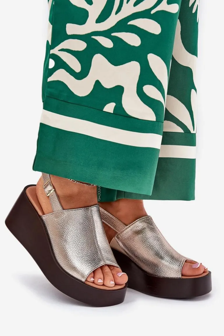 Sandały Damskie Z Eko Skóry Na Platformie I Koturnie Złote Leaniria