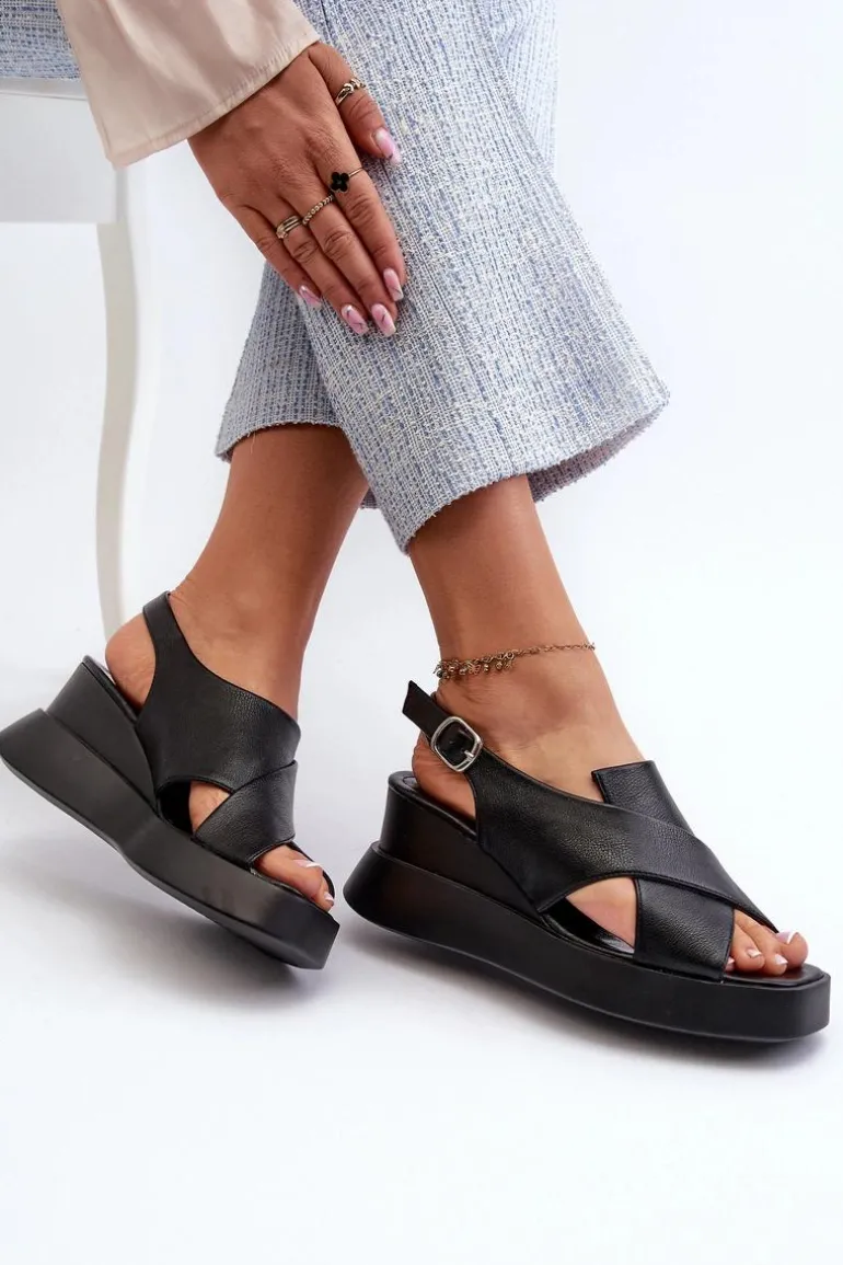 Sandały Damskie Z Eko Skóry Na Platformie I Koturnie Czarne Vaiara