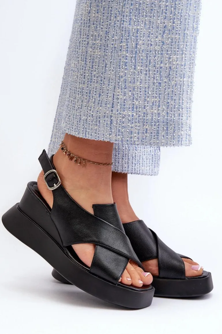 Sandały Damskie Z Eko Skóry Na Platformie I Koturnie Czarne Vaiara
