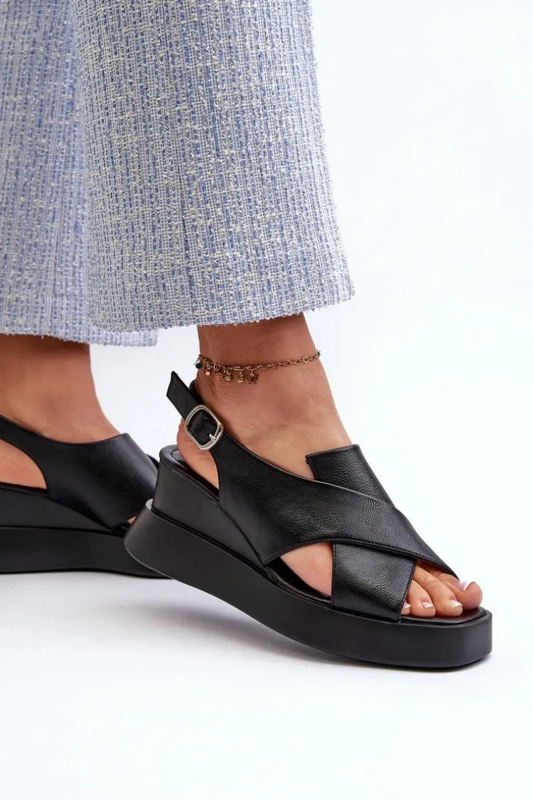 Sandały Damskie Z Eko Skóry Na Platformie I Koturnie Czarne Vaiara