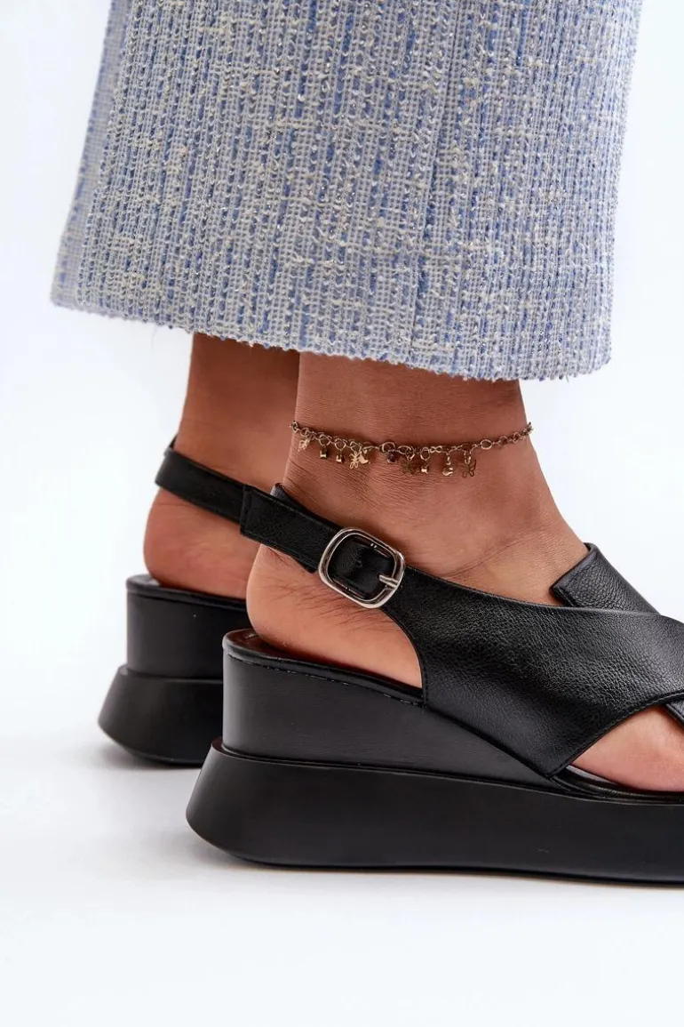 Sandały Damskie Z Eko Skóry Na Platformie I Koturnie Czarne Vaiara