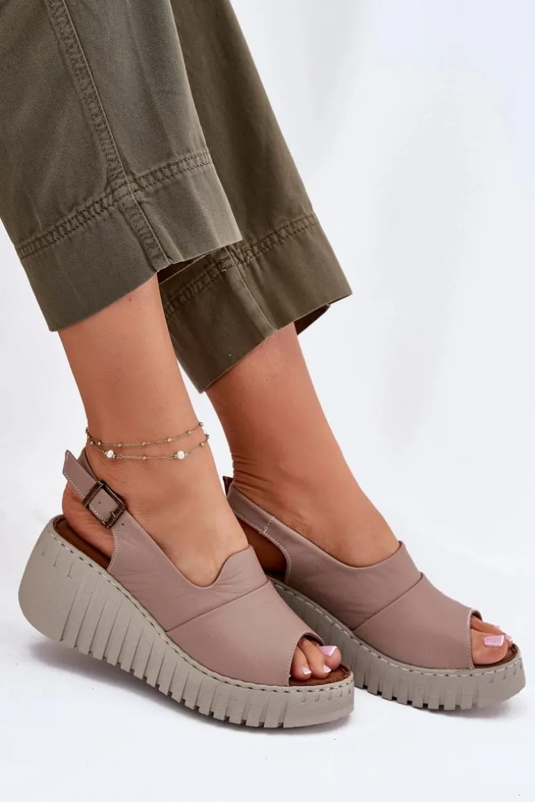 Sandały Damskie Z Naturalnej Skóry Na Koturnie Artiker 54C0788 Ciemnobeżowe