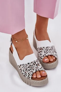 Sandały Damskie Z Naturalnej Skóry Na Koturnie Artiker 56C0958 Białe