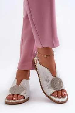 Sandały Damskie Z Ozdobą Na Płaskim Obcasie S.Barski KV24-057 Srebrne