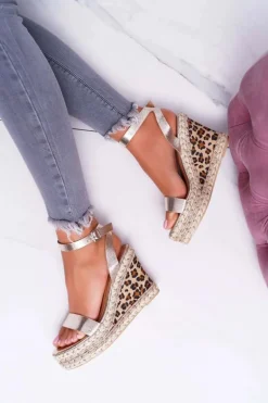 Sandały Na Koturnie Lu Boo Złote