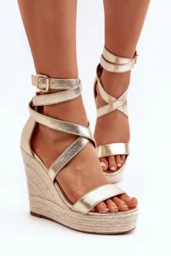 Sandały Na Koturnie Z Plecionką Złote Salthe
