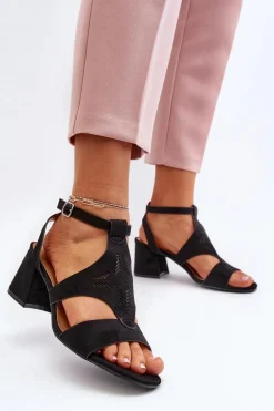 Sandały Na Niskim Obcasie Czarne Eleriva