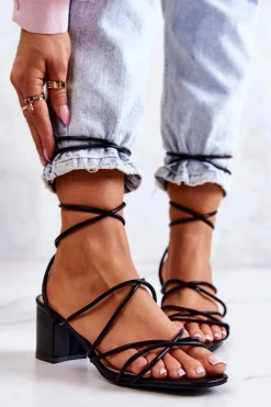 Sandały Na Obcasie Wiązane Czarne Meghan