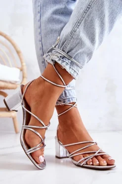 Sandały Na Obcasie Wiązane Srebrne Meghan