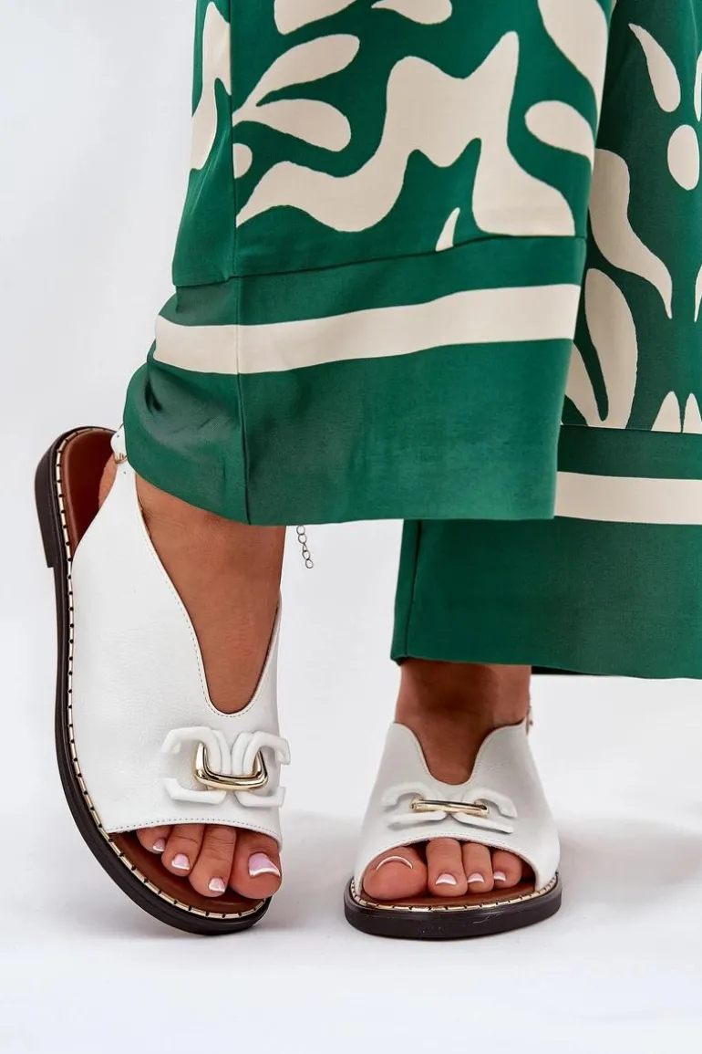 Sandały Na Płaskim Obcasie Z Ozdobą Eko Skóra Białe Tillireta