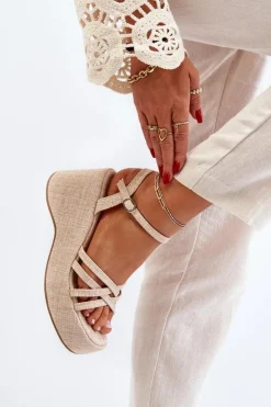 Sandały Na Platformie I Koturnie Jasnobeżowe Oporia