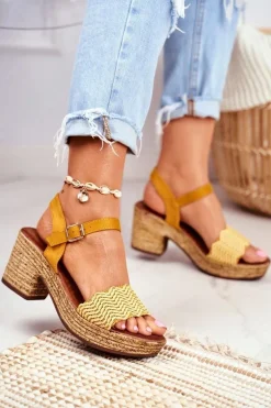 Sandały Na Plecionej Platformie Żółte Fobi
