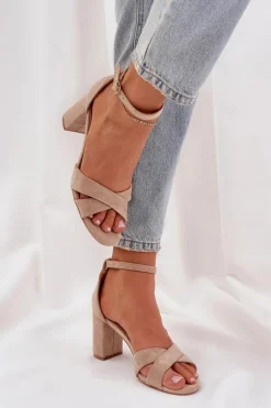Sandały Na Słupkowym Obcasie Z Eko Zamszu Beżowe Saniffia