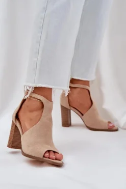 Sandały Na Słupku Z Eko Zamszu Beżowe Lanadriena