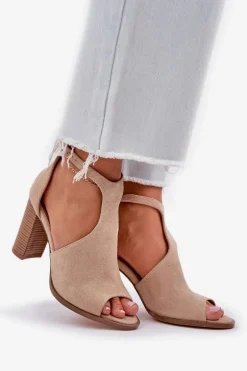 Sandały Na Słupku Z Eko Zamszu Beżowe Lanadriena