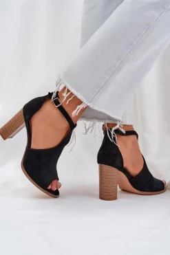 Sandały Na Słupku Z Eko Zamszu Czarne Lanadriena