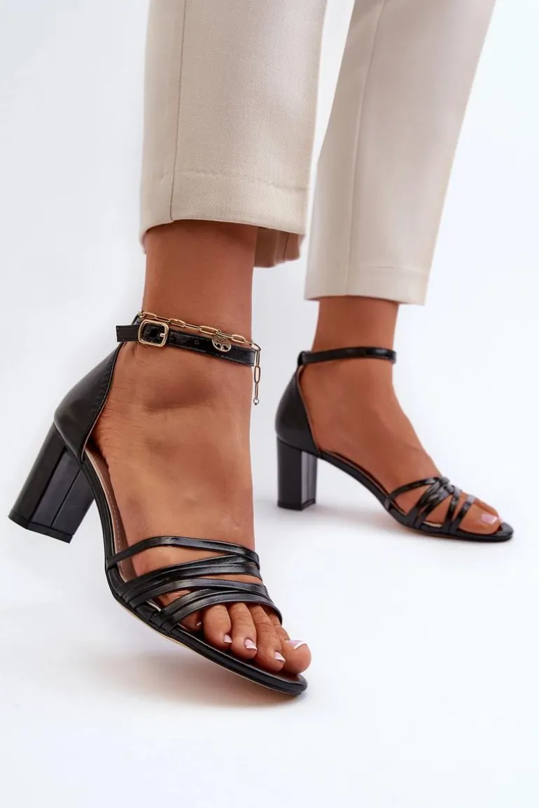 Sandały Na Słupku Z Paseczkami Czarne Enitia