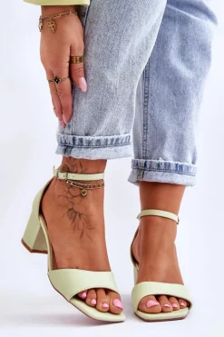 Sandały Skórzane Na Niskim Obcasie Jasnozielone Whitney