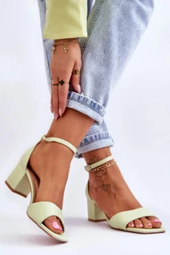 Sandały Skórzane Na Niskim Obcasie Jasnozielone Whitney