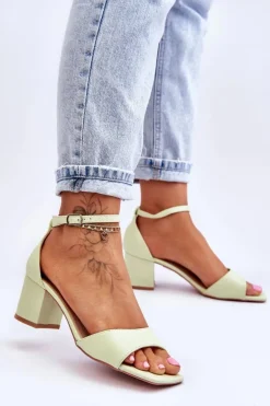 Sandały Skórzane Na Niskim Obcasie Jasnozielone Whitney