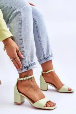 Sandały Skórzane Na Niskim Obcasie Jasnozielone Whitney