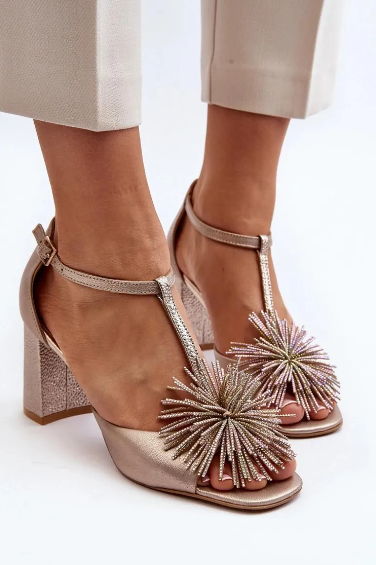 Sandały Skórzane Na Słupku Z Ozdobą Laura Messi 2758 Złote