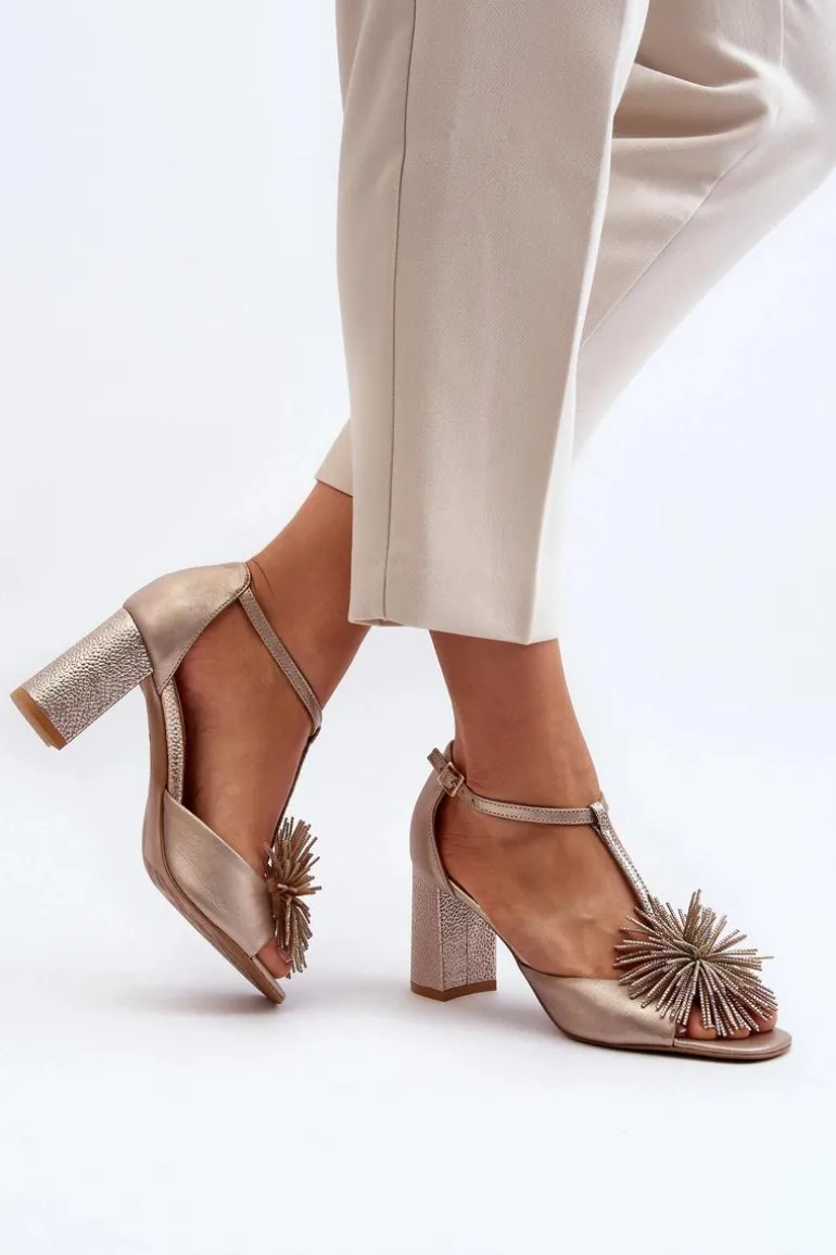 Sandały Skórzane Na Słupku Z Ozdobą Laura Messi 2758 Złote