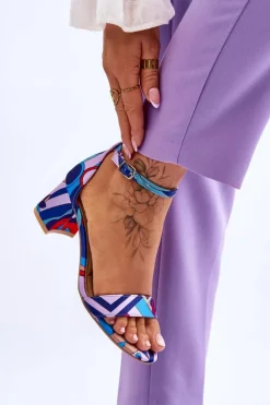 Satynowe Sandały Na Niskim Obcasie We Wzory Fioletowo-Niebieskie Quincy